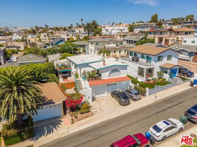 831 13th Street, Hermosa Beach, California 90254, ,Residential Income,Sold,13th,22194461