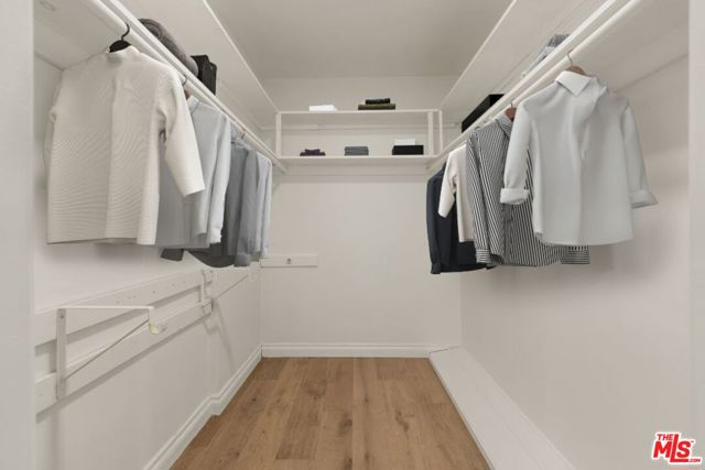 Image 13 of 16 For 530 Barrington Avenue 102