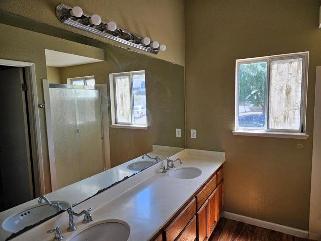 4575 Park Hill Court, Antioch CA: https://media.crmls.org/mediaz/5510f88f-7fb6-4d98-9afc-76e2924eee6d.jpg