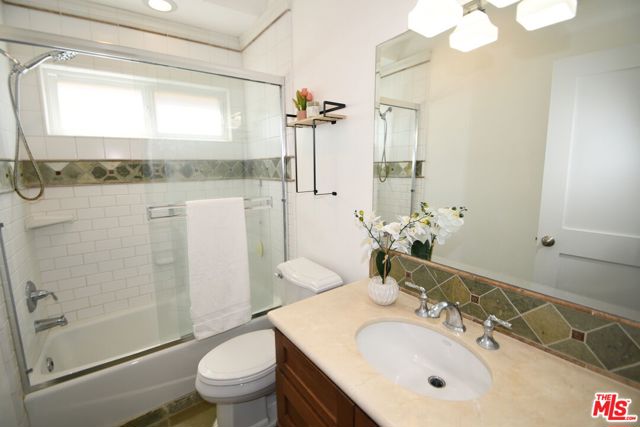 Entry level full bathroom