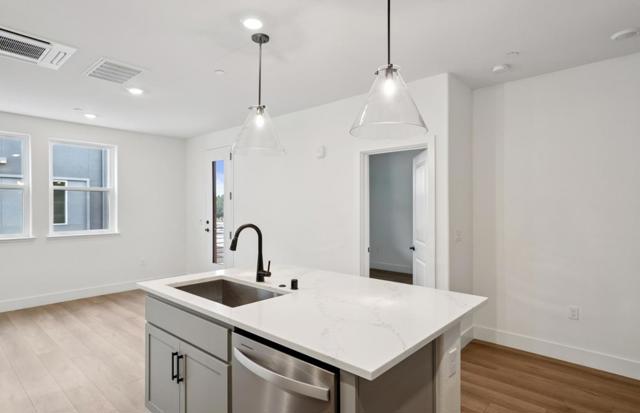 Image 29 of 46 For 671 Lindendale Court 168-18 Pla