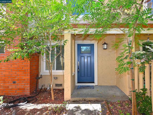 1105 Westmoreland Circle, Walnut Creek CA: https://media.crmls.org/mediaz/5512b349-43c8-457b-96bd-11b6648332b8.jpg