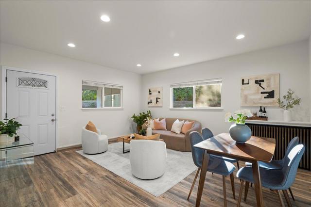 12272 Windsor Court, Los Altos Hills CA: https://media.crmls.org/mediaz/5512ba8e-01a2-43b5-a74b-d17bfd3d5576.jpg