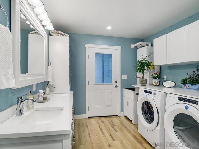 1209 Farmer Road, Julian CA: https://media.crmls.org/mediaz/55132e86-5402-4205-8158-192b778a8bbc.jpg