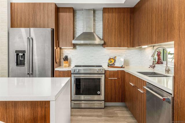 2879 B St, San Diego CA: https://media.crmls.org/mediaz/55145b3e-e8b9-477a-9073-0494894ae56a.jpg