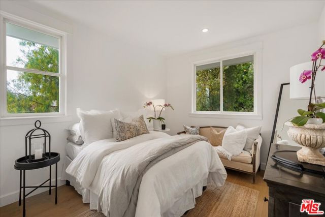 1664 Amherst Avenue, Los Angeles CA: https://media.crmls.org/mediaz/55149a35-e014-4ff1-87d0-cef88ae6236d.jpg