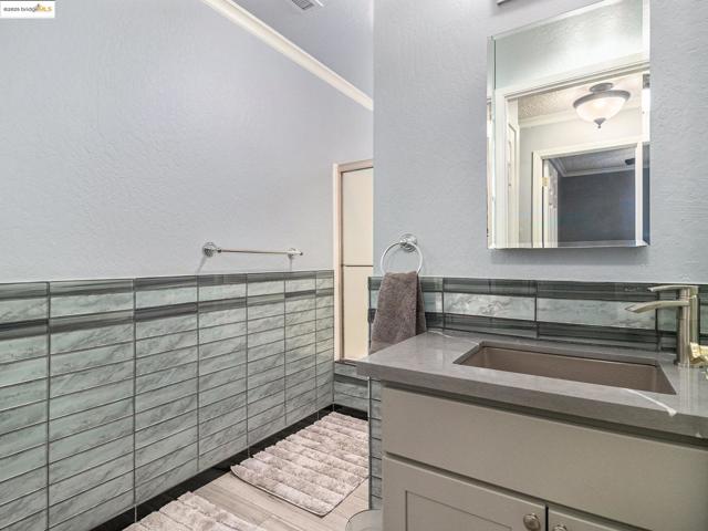 410 Kevin Ct, San Ramon CA: https://media.crmls.org/mediaz/55158768-002b-4aca-977f-18207a60d7b8.jpg