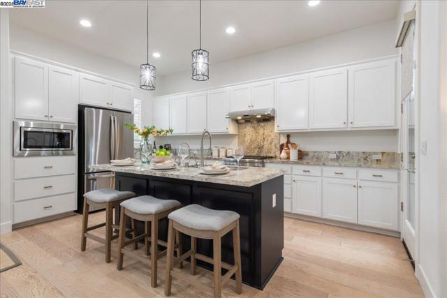 4026 Chalk Hill Way, Dublin CA: https://media.crmls.org/mediaz/55159186-906e-47a5-b911-75532851ae21.jpg