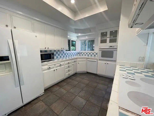 1318 Ozone Avenue, Santa Monica, California 90405, 3 Bedrooms Bedrooms, ,2 BathroomsBathrooms,Single Family Residence,For Sale,Ozone,24430895