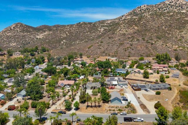 26152 Bellemore Dr, Romona CA: https://media.crmls.org/mediaz/5515c804-528d-4059-9c2d-2481cb6768ea.jpg