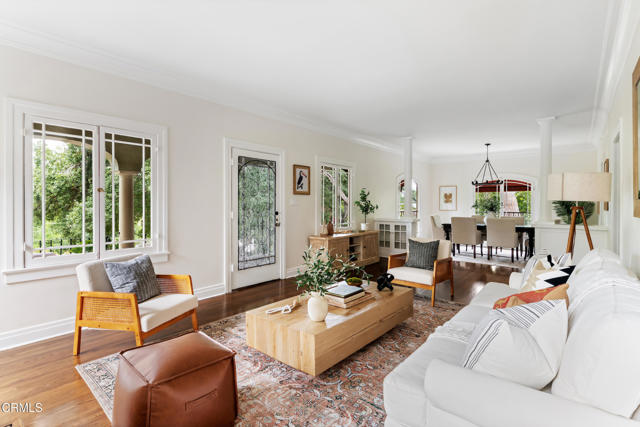 413 Sycamore Place, Sierra Madre CA: https://media.crmls.org/mediaz/5515d994-3021-4e10-81e3-b55727e8ef6a.jpg