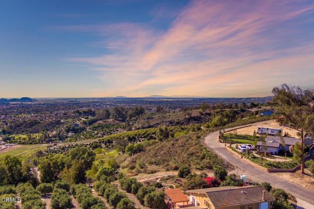 6860 Worth Way, Camarillo CA: https://media.crmls.org/mediaz/5516353d-af05-4229-9f99-44955dc12859.jpg