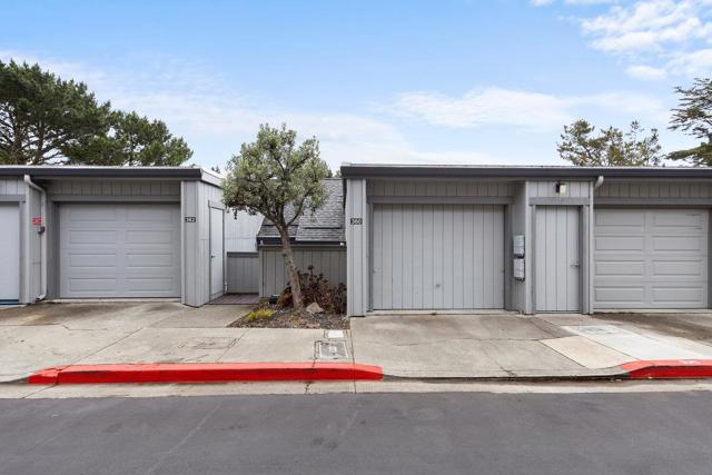 360 Innisfree Drive, Daly City CA: https://media.crmls.org/mediaz/55171751-935c-4001-a498-022f470df196.jpg