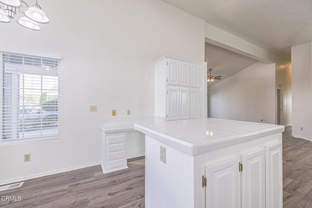 Detail Gallery Image 19 of 50 For 20046 Canyon View Dr, Santa Clarita,  CA 91351 - 3 Beds | 2 Baths