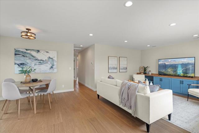 613 Evangeline Way, Hayward CA: https://media.crmls.org/mediaz/5517d9b6-afab-4f2c-8fa1-b2cd20da4a2a.jpg