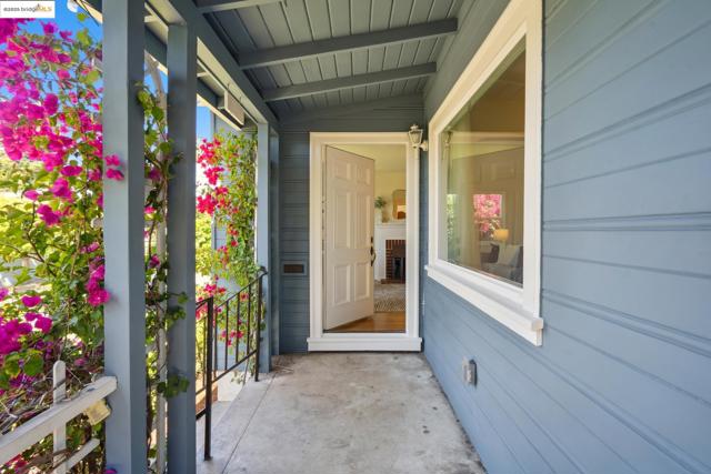 4332 Hyacinth Ave, Oakland CA: https://media.crmls.org/mediaz/55184965-5424-462f-b886-5501985ef2c6.jpg