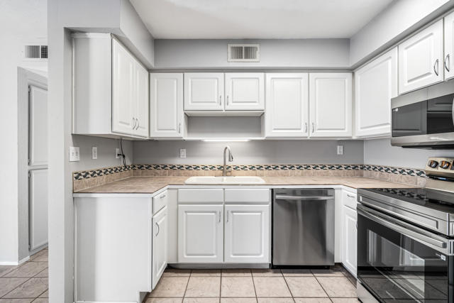 1391 Sunflower Circle S, Palm Springs, CA 92262