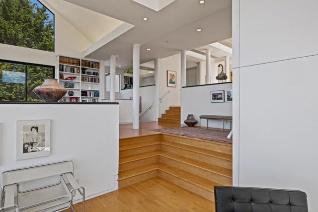 10450 Saddle Road, Monterey CA: https://media.crmls.org/mediaz/551896e2-0802-4991-8e5a-401ff3234085.jpg