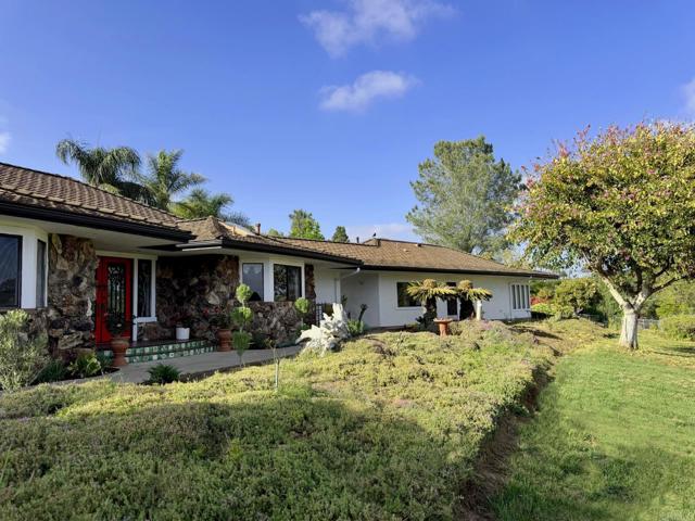 Detail Gallery Image 19 of 53 For 1650 Winterwarm Dr., Fallbrook,  CA 92028 - 3 Beds | 3 Baths