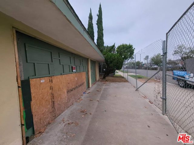 5809 Chariton Avenue, Los Angeles, California 90056, 3 Bedrooms Bedrooms, ,3 BathroomsBathrooms,Single Family Residence,For Sale,Chariton,24451535