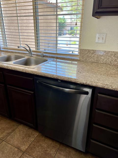728 Mira Grande, Palm Springs CA: https://media.crmls.org/mediaz/5519a428-b4ba-4315-af39-816e8c68a08a.jpg