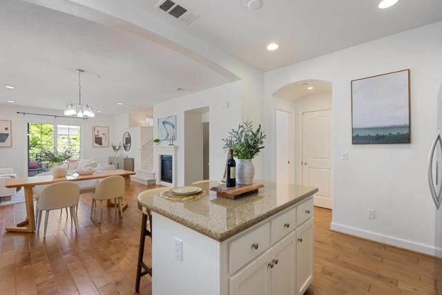 211 Okeefe Way, Mountain View CA: https://media.crmls.org/mediaz/551a02d1-c221-4a1d-a753-1399b4b3df14.jpg
