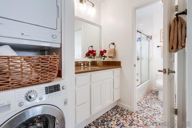 2020 Diamond St, San Diego CA: https://media.crmls.org/mediaz/551a1086-e28e-4bab-89f6-003d4faa7011.jpg