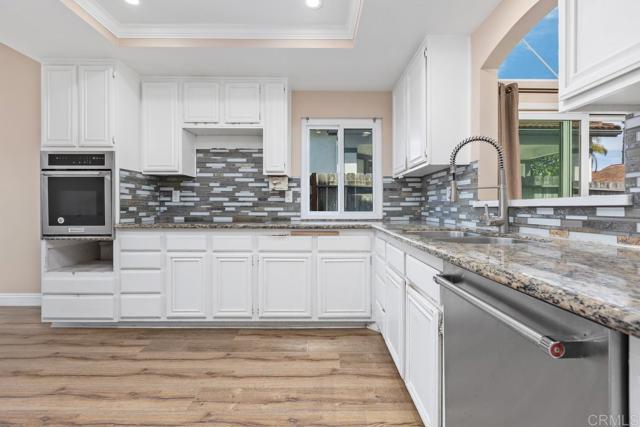 Detail Gallery Image 12 of 29 For 2067 Paseo De Anza, Vista,  CA 92084 - 3 Beds | 2 Baths