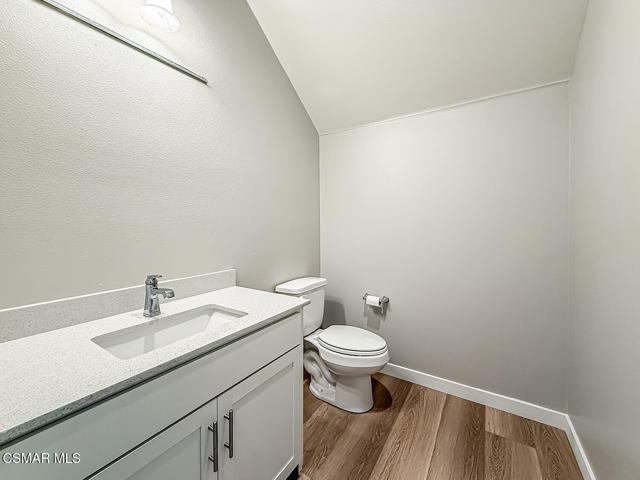 1953 Cottage Drive, Simi Valley CA: https://media.crmls.org/mediaz/551afaa3-8df4-4395-85c3-f93d34b16408.jpg