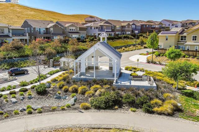 7058 Atlas Peak Dr, Dublin CA: https://media.crmls.org/mediaz/551c1f6a-21d8-4b53-afd2-1c09e5644682.jpg