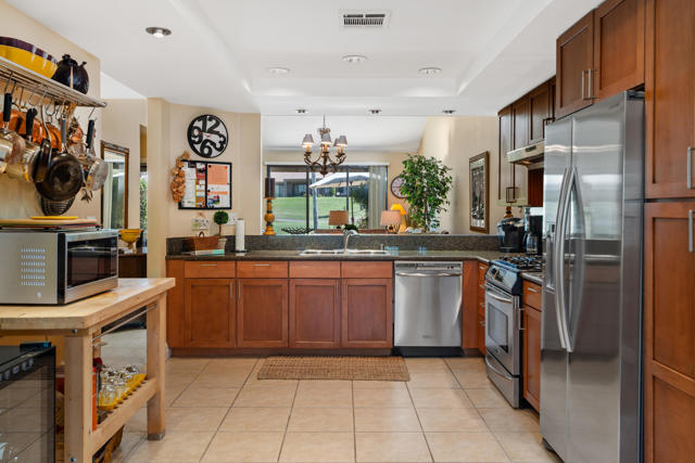 76237 Impatiens Circle, Palm Desert CA: https://media.crmls.org/mediaz/551c55e7-224e-4cf8-ae95-5ff94f524659.jpg