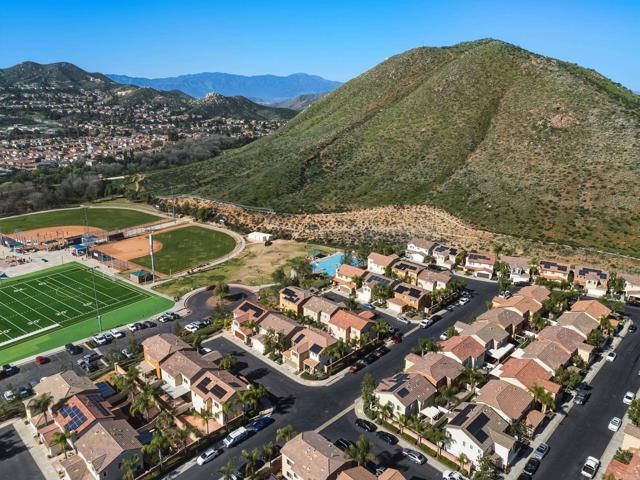 Detail Gallery Image 27 of 32 For 34221 Woodmont, Lake Elsinore,  CA 92532 - 4 Beds | 3 Baths