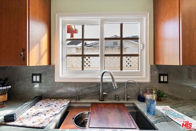 1501 Oak Avenue, Manhattan Beach, California 90266, 4 Bedrooms Bedrooms, ,2 BathroomsBathrooms,Residential,Sold,Oak,25504879