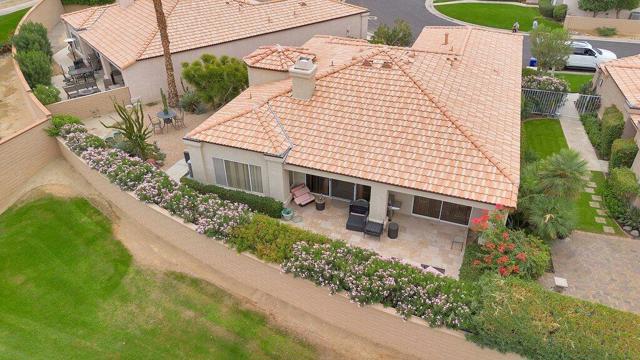48135 Vista Cielo, La Quinta CA: https://media.crmls.org/mediaz/551ecb2c-08f4-4824-b674-e30c9e1ca718.jpg