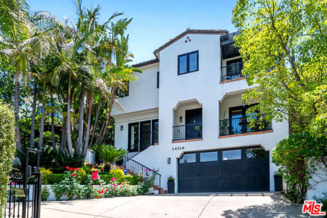 14318 Valley Vista Boulevard, Sherman Oaks CA: https://media.crmls.org/mediaz/551eec4e-ab03-4315-8b37-a2c29c0a02cc.jpg