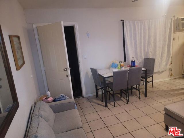 8111 S Main Street, Los Angeles CA: https://media.crmls.org/mediaz/551ef298-a4fb-4803-a6dd-b60c548472ee.jpg