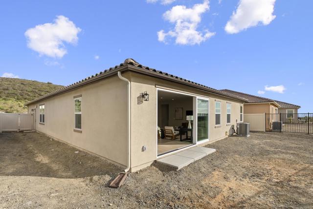 1238 Topanga Dr, San Marcos CA: https://media.crmls.org/mediaz/551f2faf-1978-4c10-8b0a-b05db7f625b6.jpg