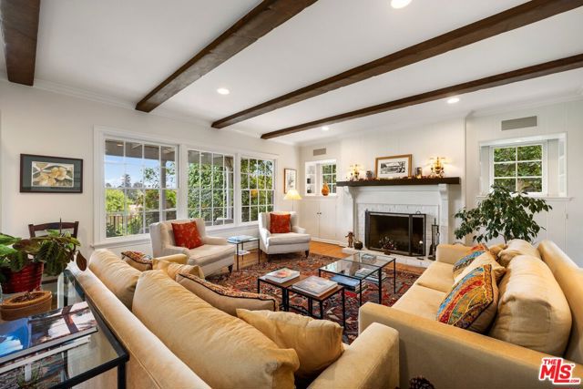 12309 9th Helena Drive, Los Angeles CA: https://media.crmls.org/mediaz/551f5b3d-e8d0-43e0-9e1d-3df704ffc0bd.jpg