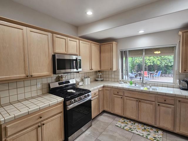 68520 Risueno Road, Cathedral City CA: https://media.crmls.org/mediaz/551f9076-32e9-4866-88cf-4dd5790703e3.jpg