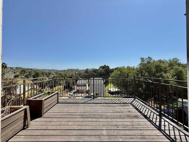 3669 Calavo Dr, Spring Valley CA: https://media.crmls.org/mediaz/551fc60f-bcab-498a-abcf-49c30714f8f7.jpg