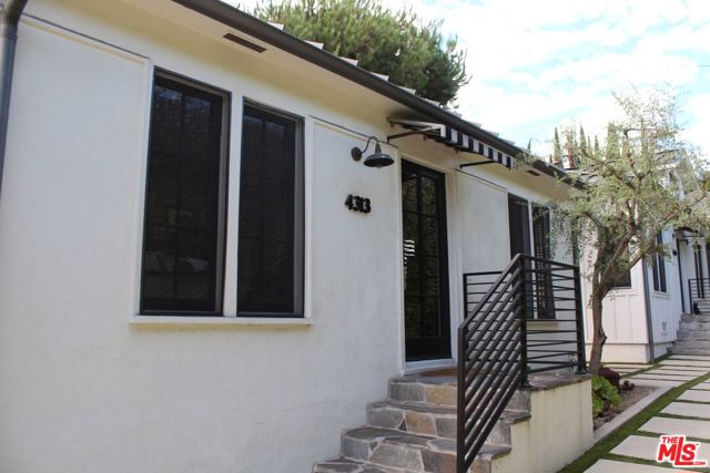 4311 Finley Avenue, Los Angeles CA: https://media.crmls.org/mediaz/551ff678-ee49-4174-9010-a5f99ab75f9b.jpg