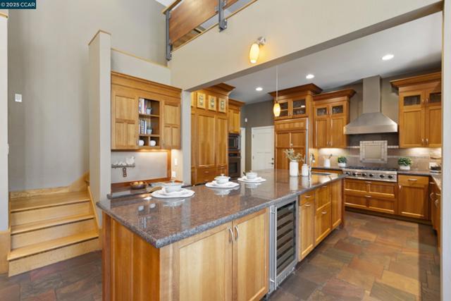 350 Pine Creek Rd, Walnut Creek CA: https://media.crmls.org/mediaz/551ffadd-53bc-40d1-b655-8a33e86dfef7.jpg