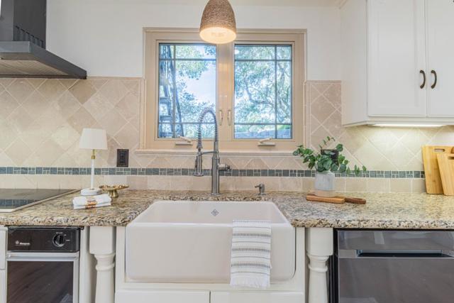 25949 Deer Run Lane, Salinas CA: https://media.crmls.org/mediaz/552018fa-c189-4632-b5f5-4774c719ff59.jpg