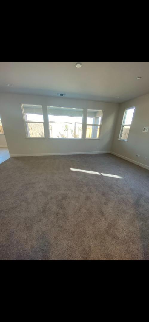755 Alicante Drive, Hollister CA: https://media.crmls.org/mediaz/55202bbe-016a-499c-a921-51e038ea896e.jpg