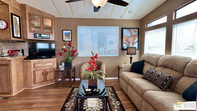 69801 Ramon Road, Cathedral City CA: https://media.crmls.org/mediaz/552070c5-c969-4827-b8fc-3f4d94d3d66a.jpg