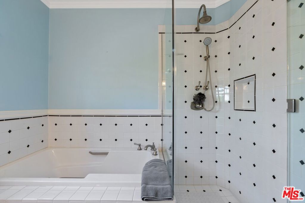 MLS #25496455 image #20