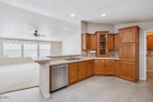 Detail Gallery Image 21 of 45 For 139 Dickens Cir #139,  Ventura,  CA 93003 - 3 Beds | 2 Baths