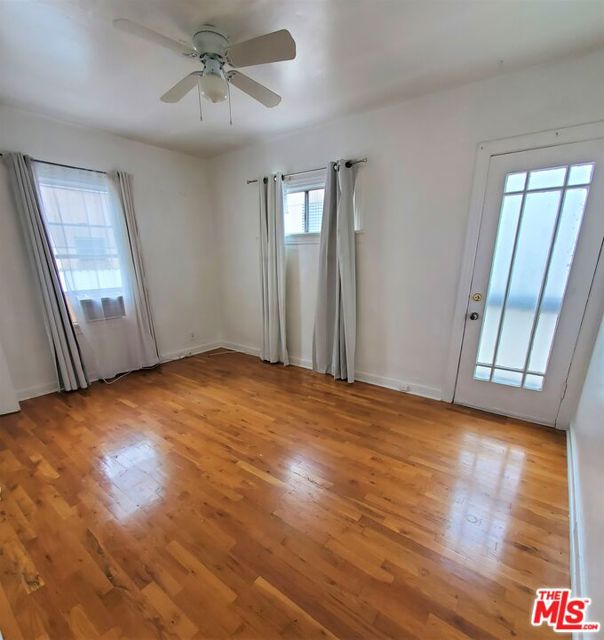 813 N POINSETTIA Place, Los Angeles CA: https://media.crmls.org/mediaz/55218053-eb0b-4a00-851d-bf11425301ac.jpg