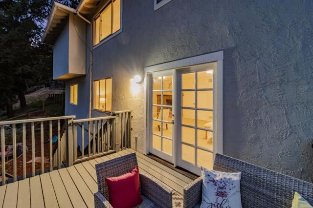 6827 Ridgewood Drive, Oakland CA: https://media.crmls.org/mediaz/55220a07-37e8-4a1d-8f0b-6da3ac6f3e2b.jpg