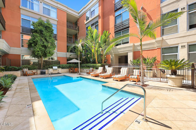 840 E Green Street, Pasadena CA: https://media.crmls.org/mediaz/55221fa1-6542-415f-921e-ce2c1c422cd4.jpg